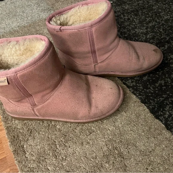 Pink ugg like boots - Picture 1 of 4